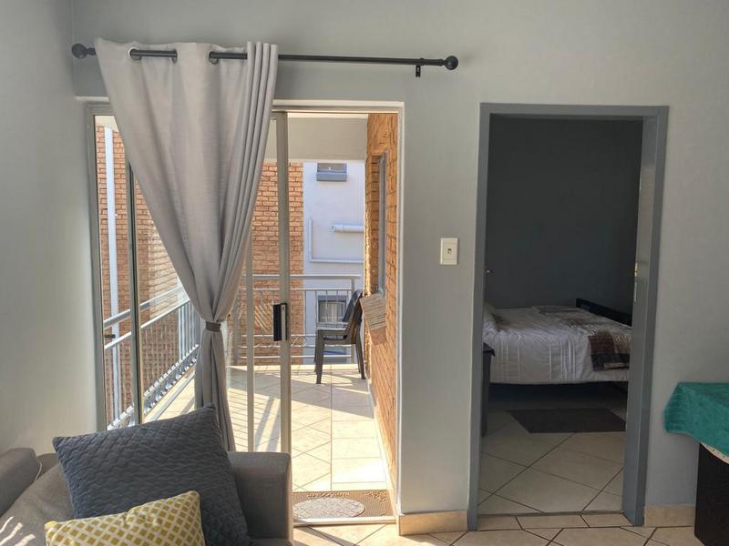 1 Bedroom Property for Sale in Vorna Valley Gauteng