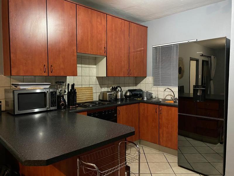 1 Bedroom Property for Sale in Vorna Valley Gauteng