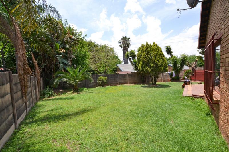 4 Bedroom Property for Sale in Heuweloord Gauteng