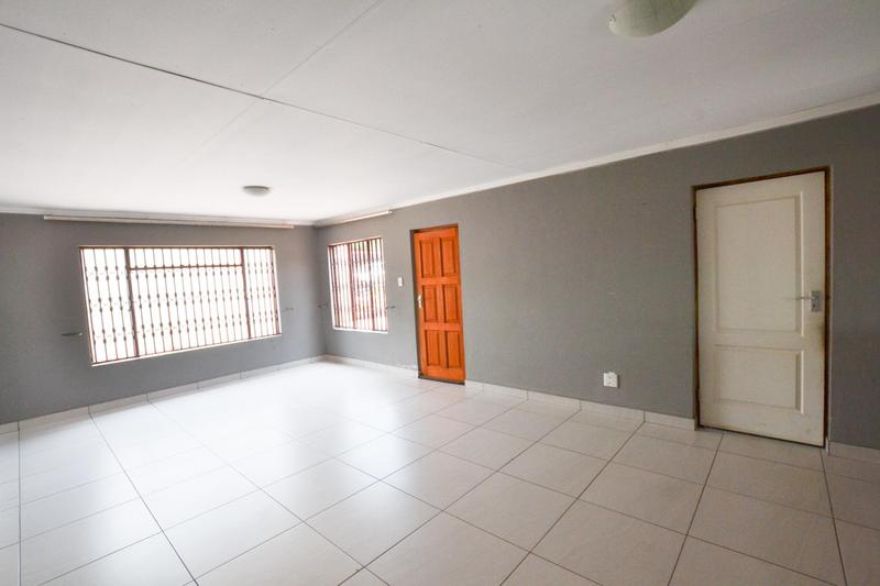 4 Bedroom Property for Sale in Heuweloord Gauteng