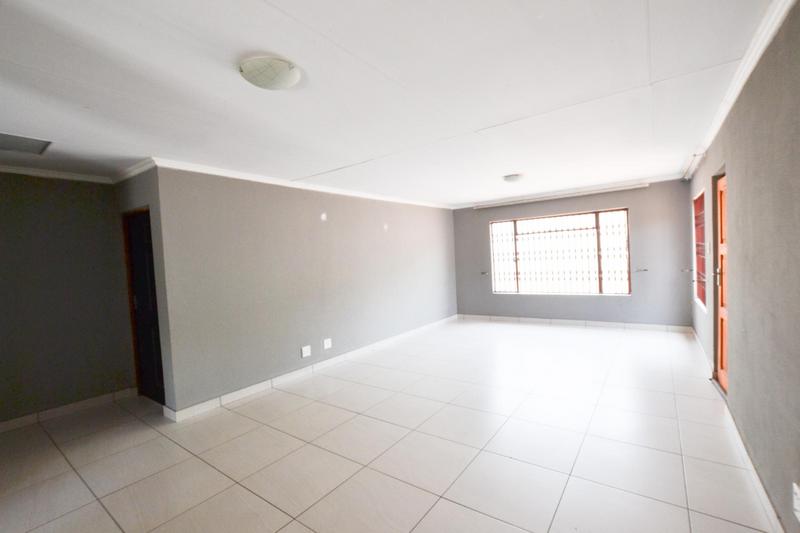 4 Bedroom Property for Sale in Heuweloord Gauteng