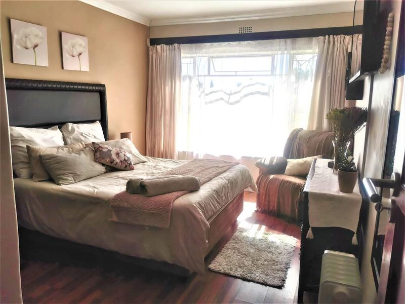 4 Bedroom Property for Sale in Mnandi Gauteng