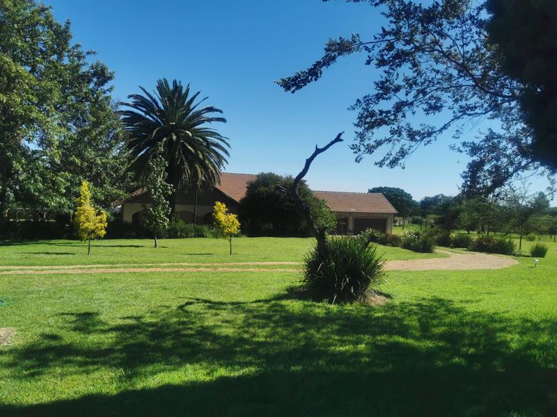 4 Bedroom Property for Sale in Mnandi Gauteng