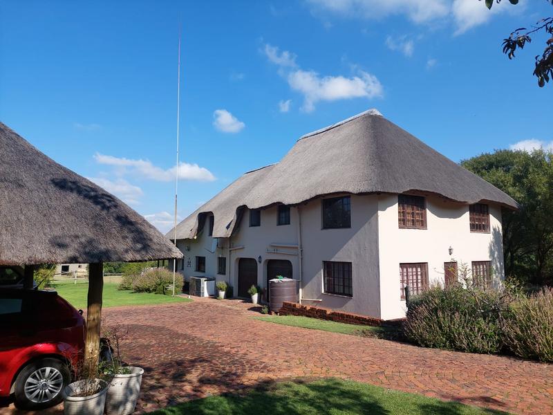 5 Bedroom Property for Sale in Mnandi Gauteng