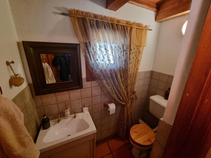 5 Bedroom Property for Sale in Mnandi Gauteng