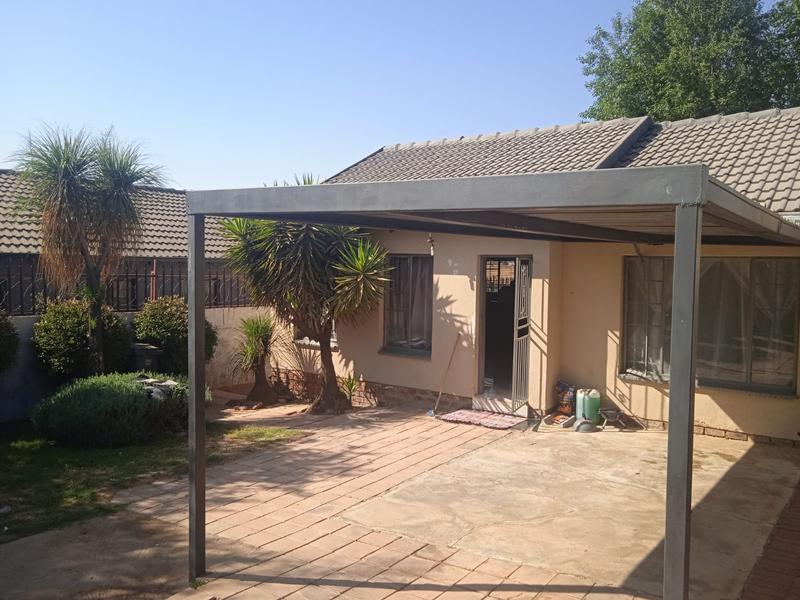 3 Bedroom Property for Sale in Olievenhoutbosch Gauteng