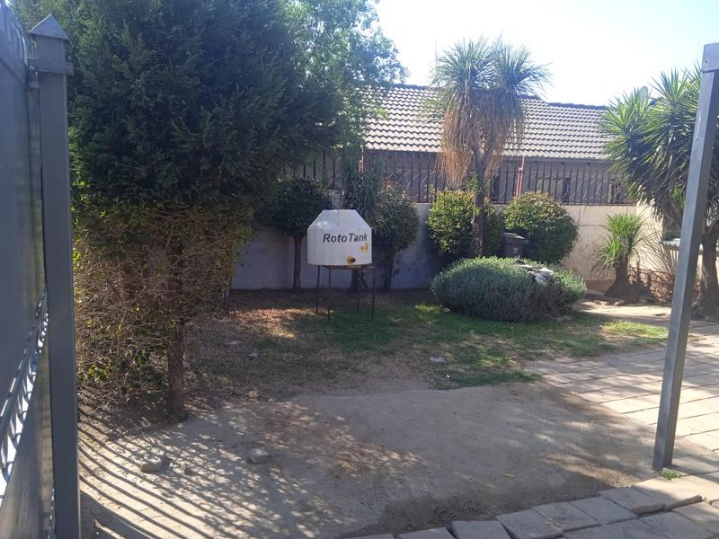 3 Bedroom Property for Sale in Olievenhoutbosch Gauteng