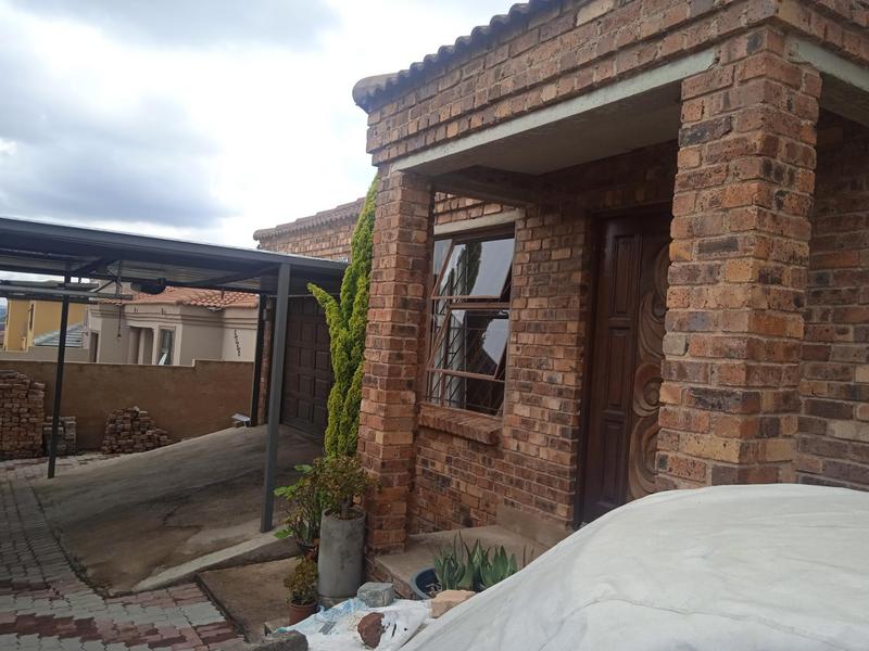 4 Bedroom Property for Sale in Olievenhoutbosch Gauteng