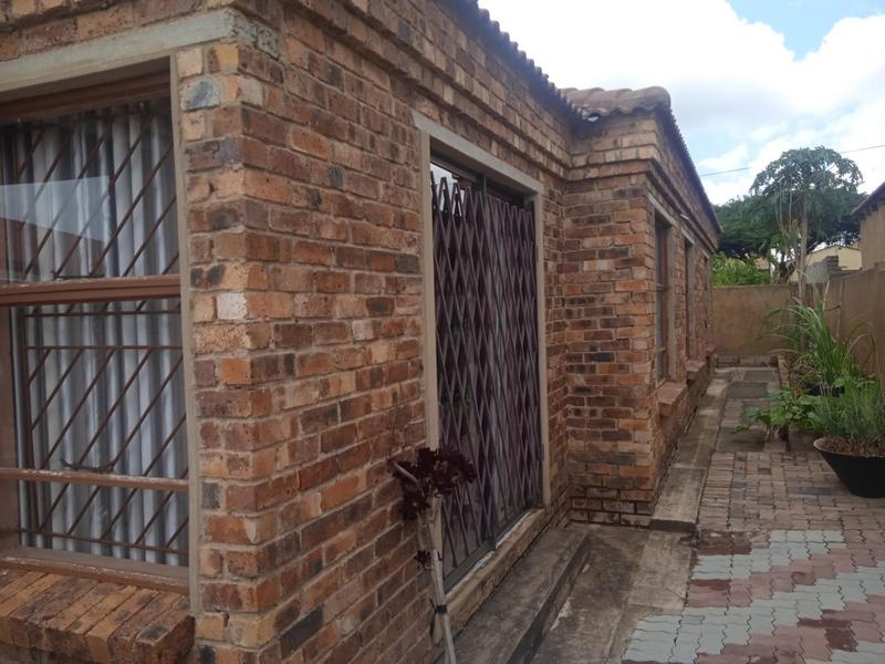 4 Bedroom Property for Sale in Olievenhoutbosch Gauteng