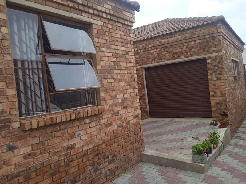 4 Bedroom Property for Sale in Olievenhoutbosch Gauteng