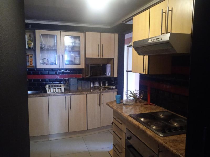 4 Bedroom Property for Sale in Olievenhoutbosch Gauteng