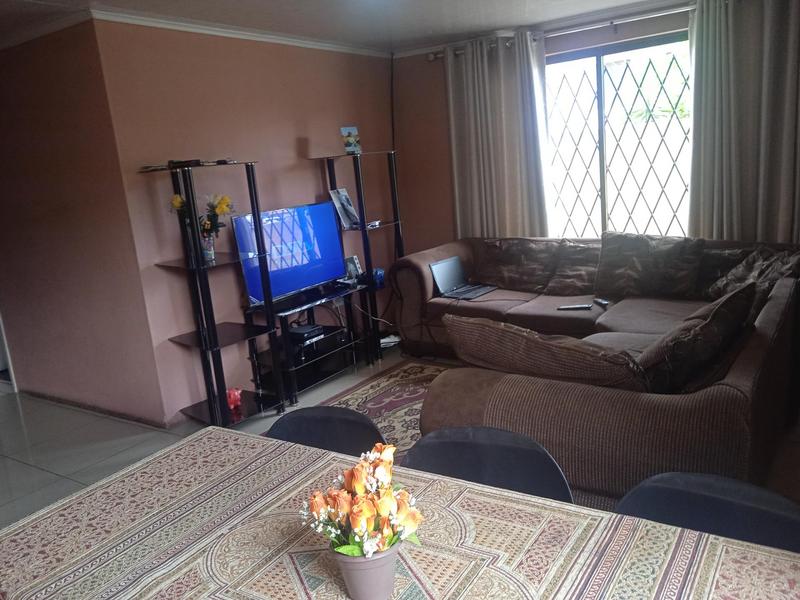 4 Bedroom Property for Sale in Olievenhoutbosch Gauteng
