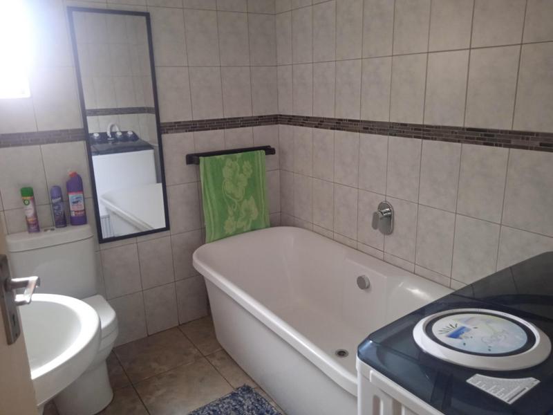 4 Bedroom Property for Sale in Olievenhoutbosch Gauteng