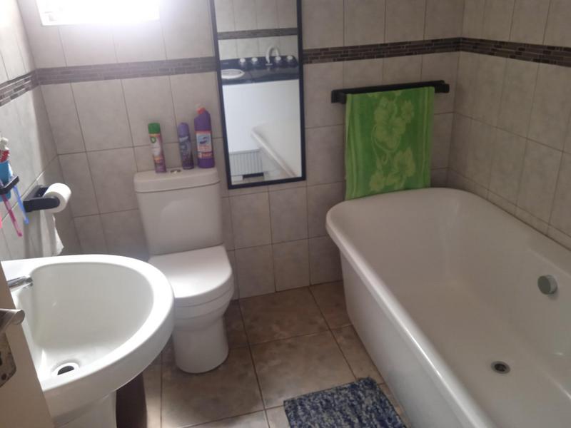 4 Bedroom Property for Sale in Olievenhoutbosch Gauteng