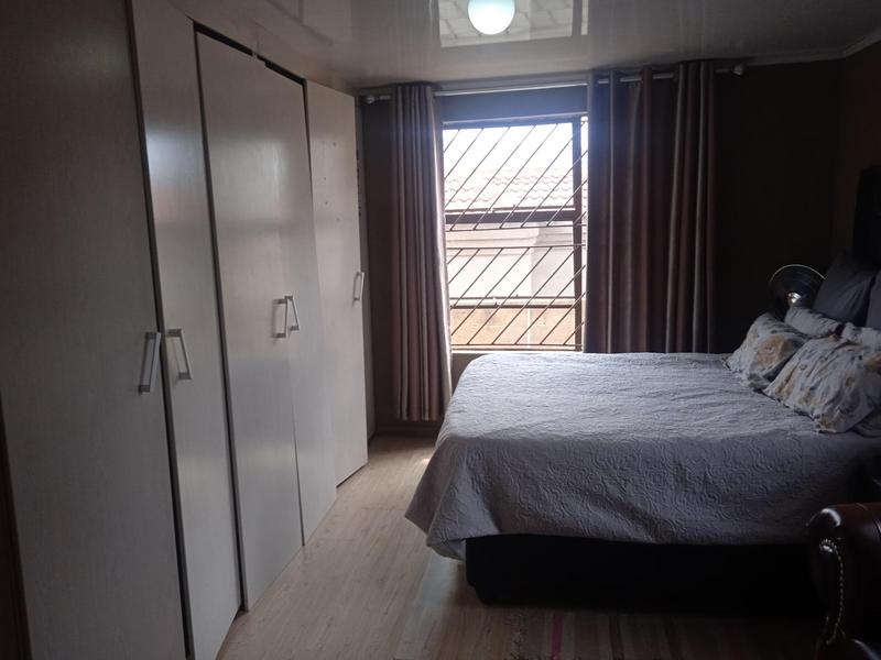 4 Bedroom Property for Sale in Olievenhoutbosch Gauteng