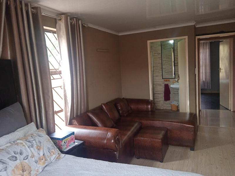 4 Bedroom Property for Sale in Olievenhoutbosch Gauteng