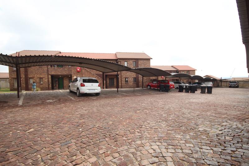 2 Bedroom Property for Sale in Olievenhoutbosch Gauteng