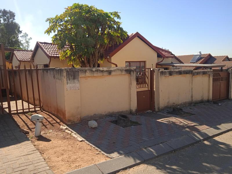 3 Bedroom Property for Sale in Olievenhoutbosch Gauteng