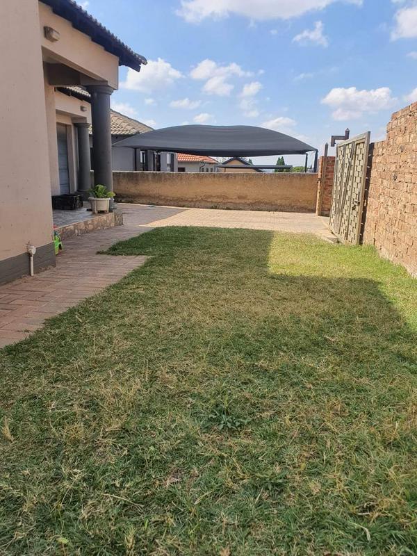 4 Bedroom Property for Sale in Olievenhoutbosch Gauteng