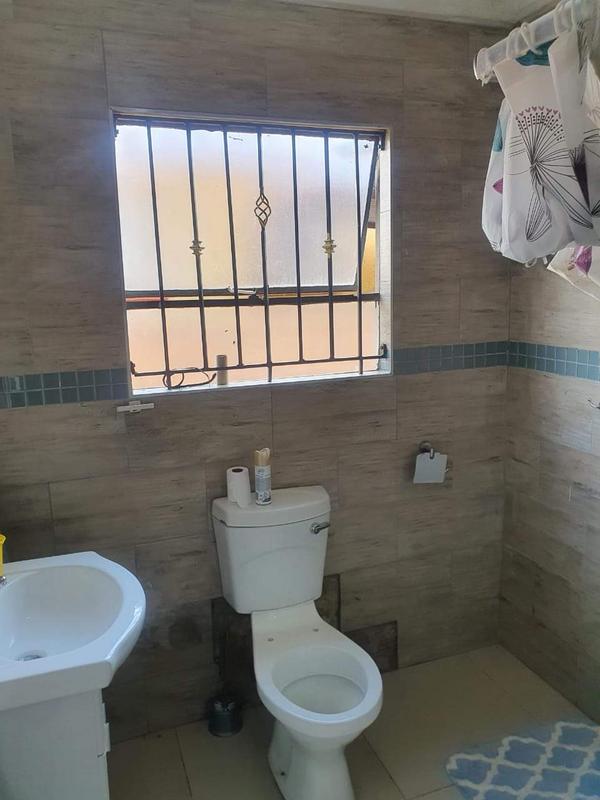 4 Bedroom Property for Sale in Olievenhoutbosch Gauteng