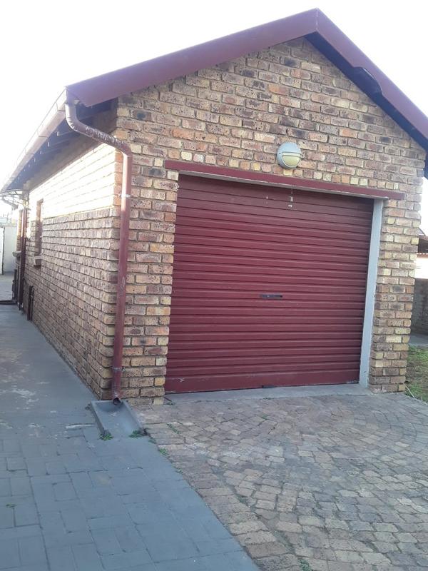 3 Bedroom Property for Sale in Olievenhoutbosch Gauteng