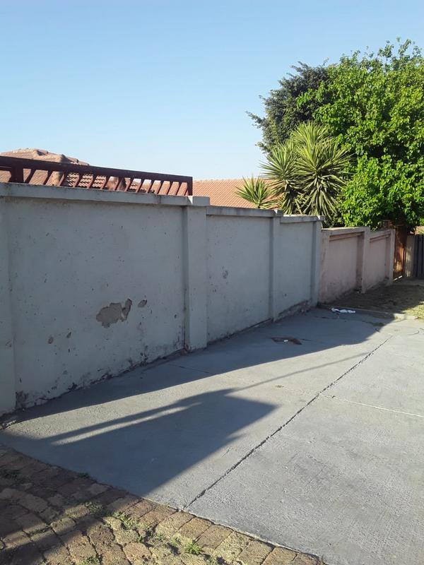 3 Bedroom Property for Sale in Olievenhoutbosch Gauteng