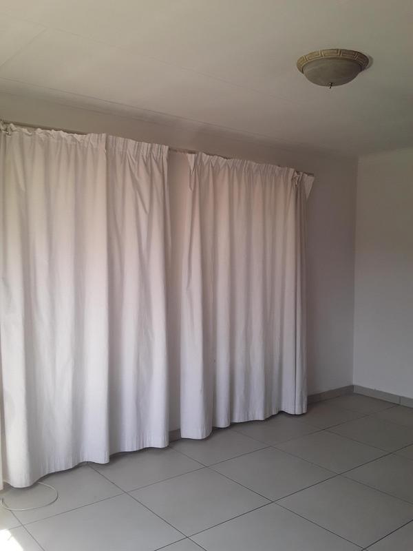 3 Bedroom Property for Sale in Olievenhoutbosch Gauteng