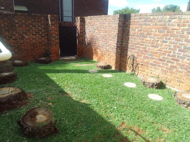 2 Bedroom Property for Sale in Pierre Van Ryneveld Gauteng