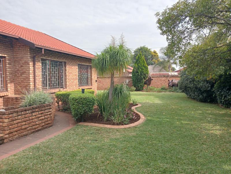 3 Bedroom Property for Sale in Rooihuiskraal North Gauteng