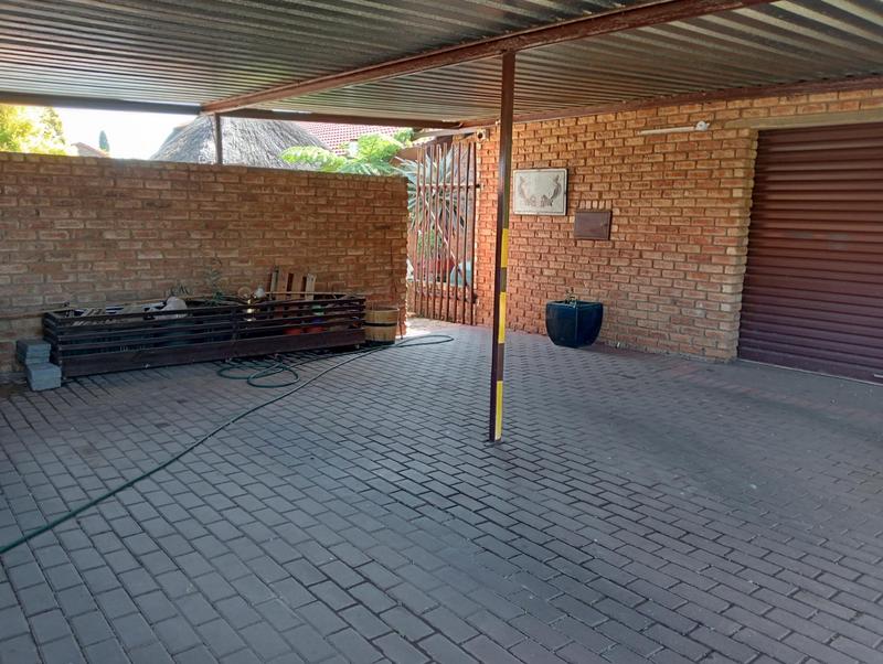 3 Bedroom Property for Sale in Rooihuiskraal North Gauteng