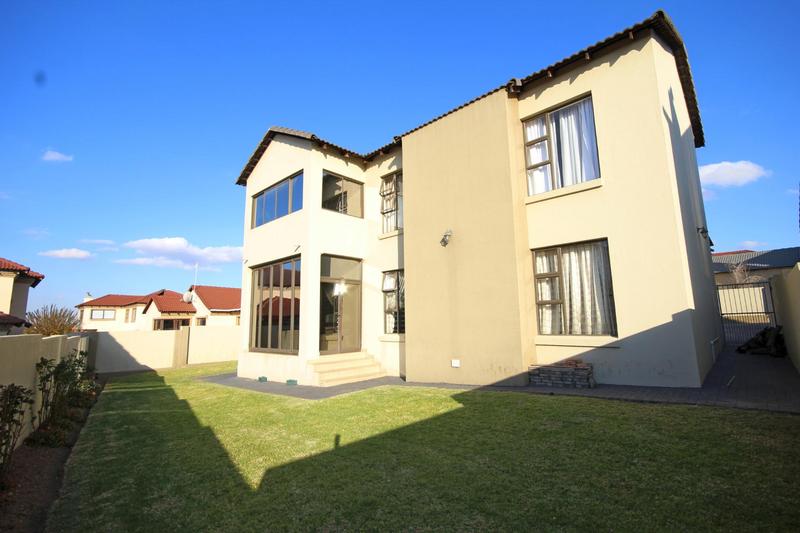 3 Bedroom Property for Sale in Thatchfield Gauteng