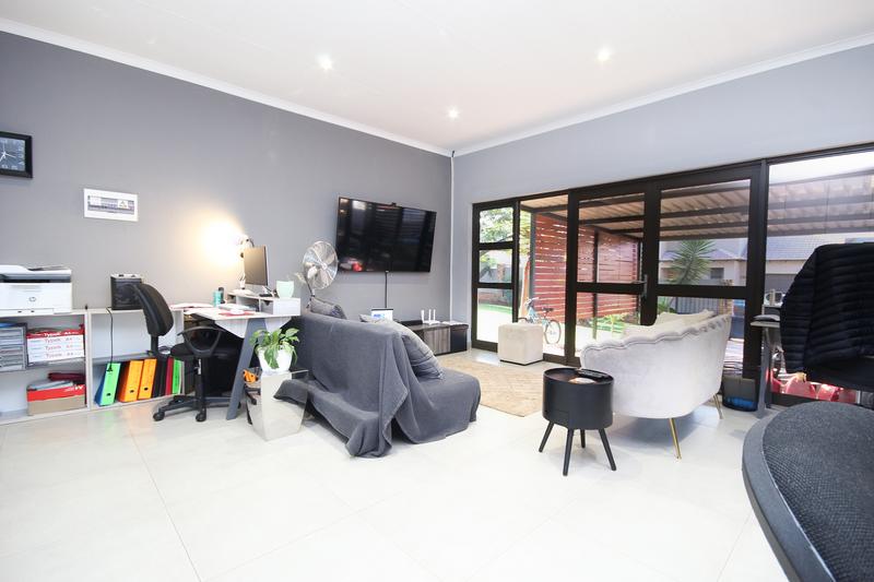 4 Bedroom Property for Sale in Thatchfield Gauteng