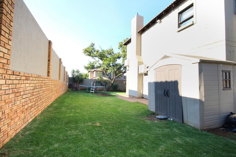 4 Bedroom Property for Sale in Thatchfield Gauteng