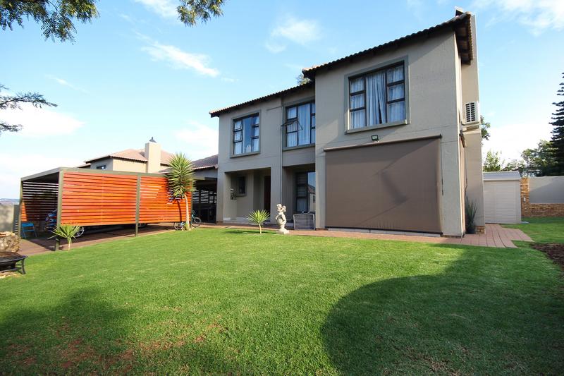 4 Bedroom Property for Sale in Thatchfield Gauteng