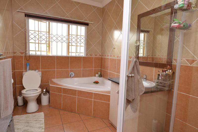 3 Bedroom Property for Sale in Thatchfield Gauteng