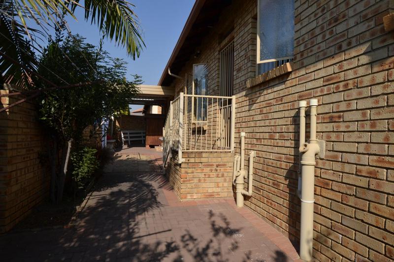 3 Bedroom Property for Sale in Thatchfield Gauteng