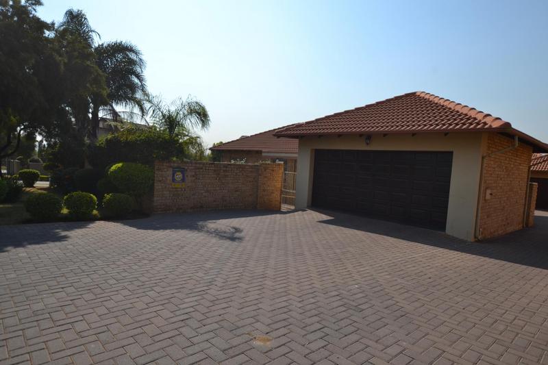 3 Bedroom Property for Sale in Thatchfield Gauteng