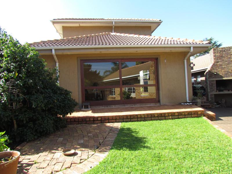 10 Bedroom Property for Sale in Zwartkop Gauteng