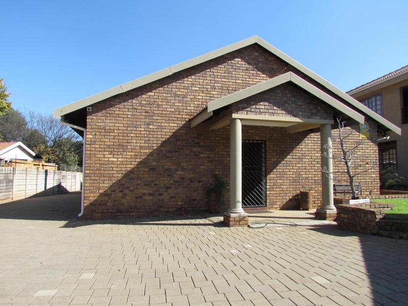 10 Bedroom Property for Sale in Zwartkop Gauteng