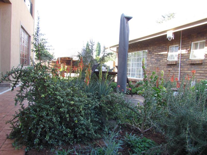 10 Bedroom Property for Sale in Zwartkop Gauteng