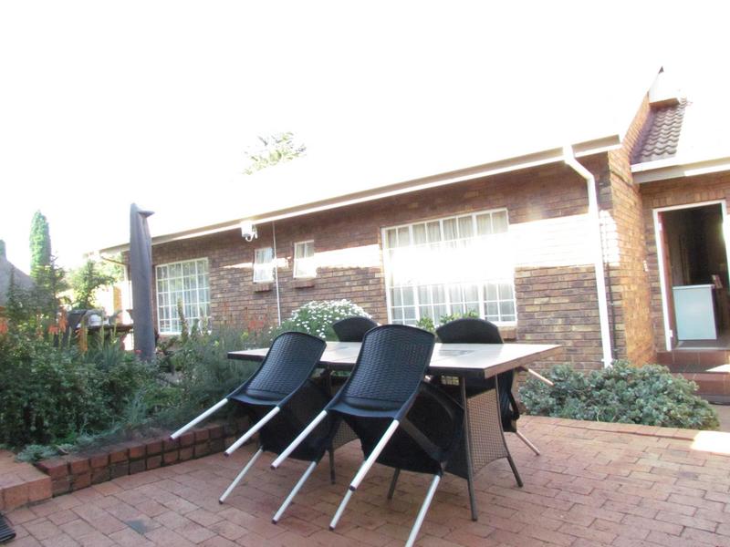 10 Bedroom Property for Sale in Zwartkop Gauteng