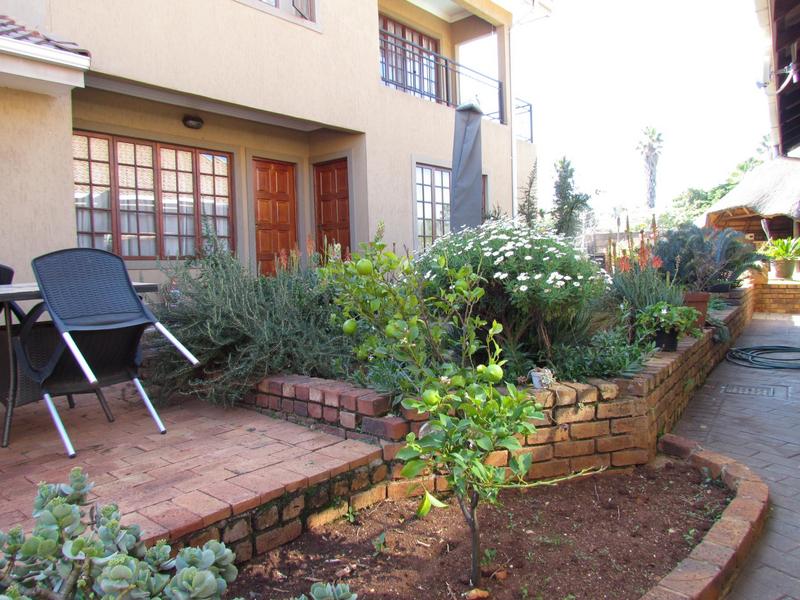 10 Bedroom Property for Sale in Zwartkop Gauteng