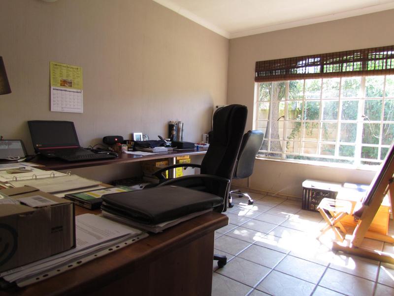 10 Bedroom Property for Sale in Zwartkop Gauteng