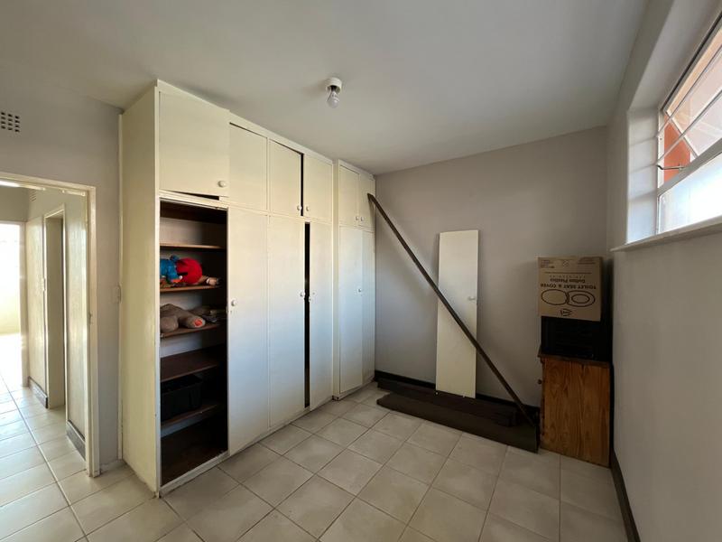 2 Bedroom Property for Sale in Florida Lake Gauteng