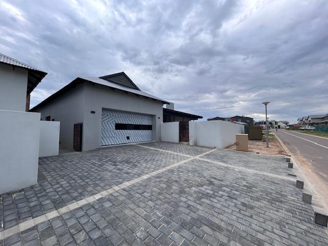 4 Bedroom Property for Sale in Six Fountains Estate Gauteng
