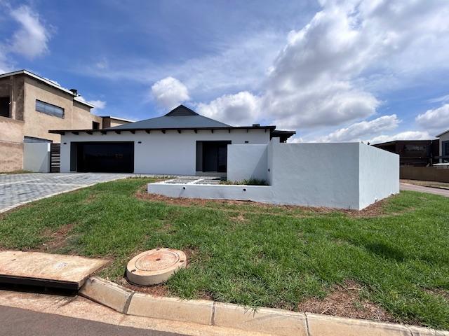 4 Bedroom Property for Sale in Six Fountains Estate Gauteng