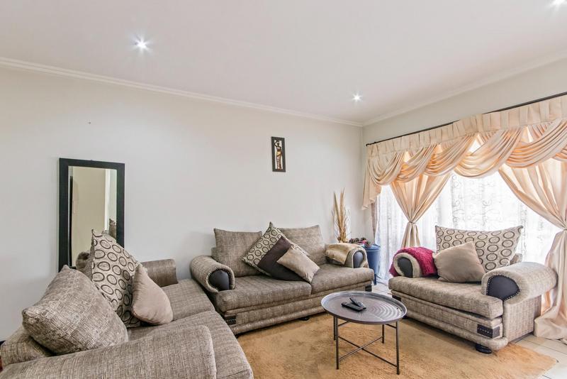 To Let 3 Bedroom Property for Rent in Lonehill Gauteng