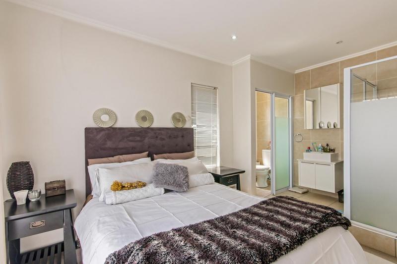To Let 3 Bedroom Property for Rent in Lonehill Gauteng