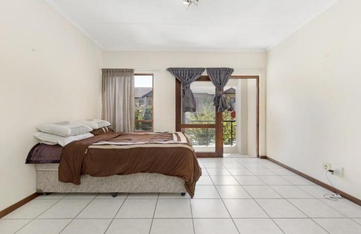 0 Bedroom Property for Sale in Lonehill Gauteng