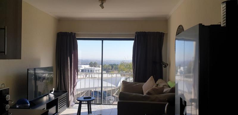 1 Bedroom Property for Sale in Lonehill Gauteng